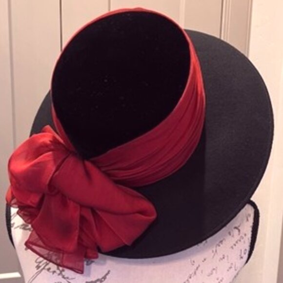 Eric Javits Black Wool Hat w/ Maroon Silk Bow